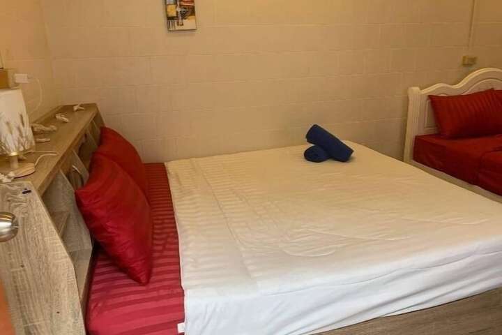 Room 32 of 61