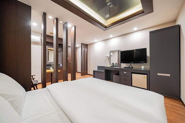 Room 21 of 50