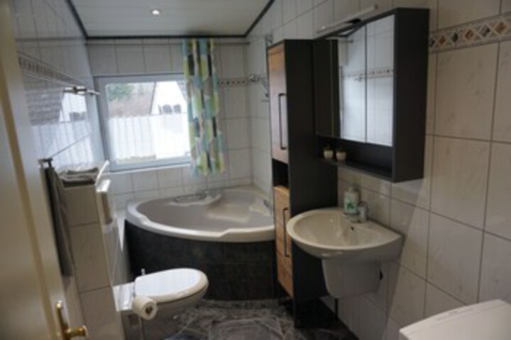 Room 16 of 121
