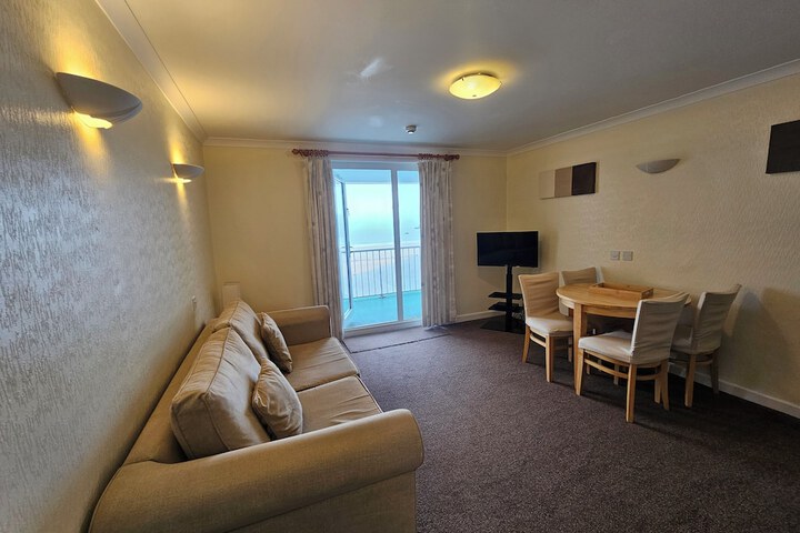 Room 13 of 40