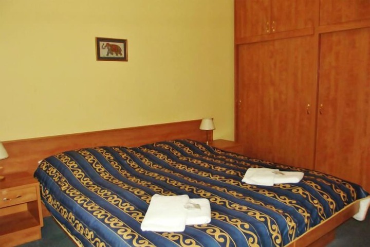Room 14 of 26