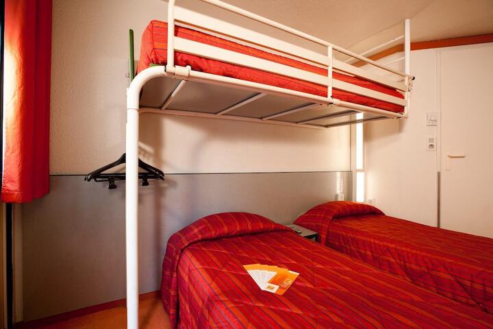 Room 5 of 35