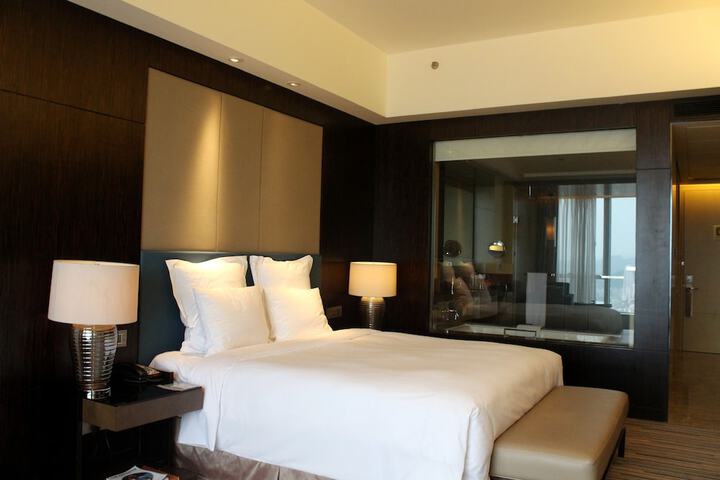 Room 8 of 109