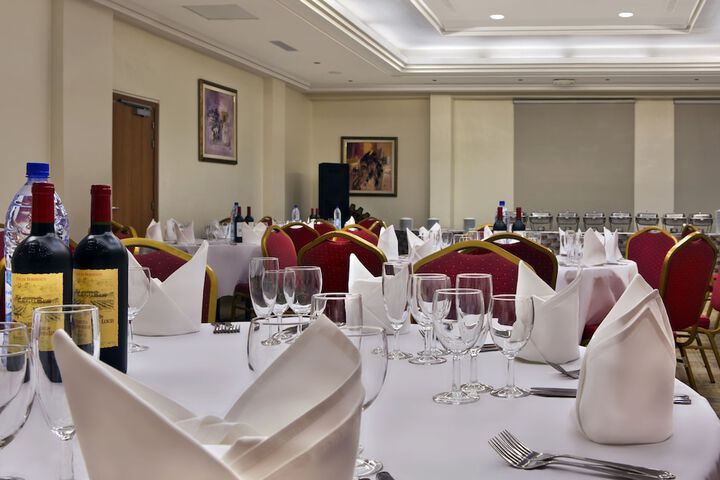 Ballroom/Hall 34 of 43