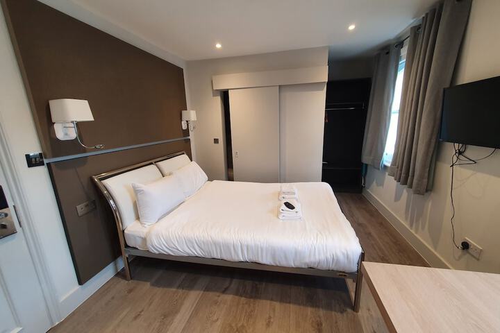 Room 41 of 80