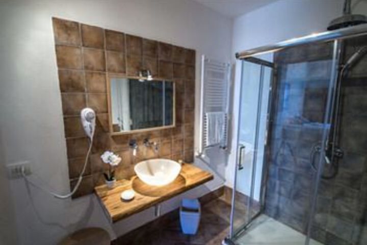 Room 7 of 26
