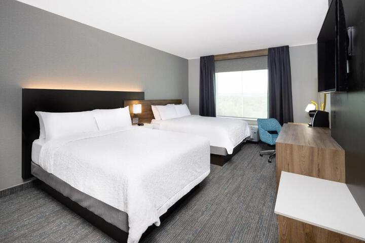 2 Queen Beds Hearing Accessible (6 of 7)