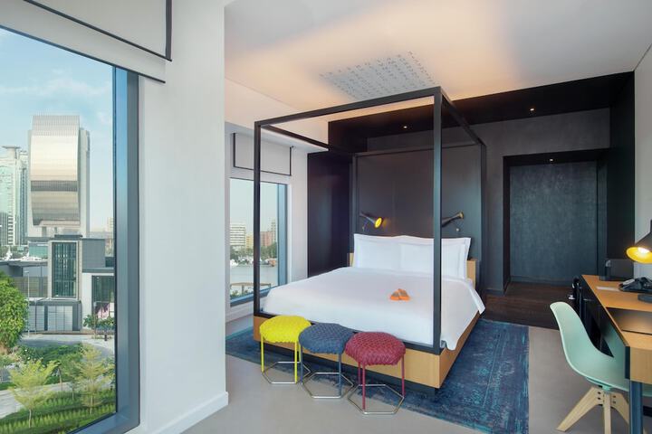 Room 13 of 74