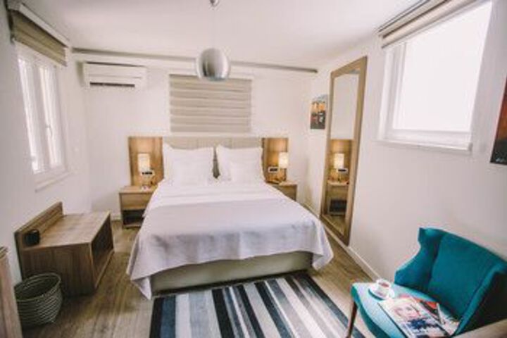 Room 55 of 183