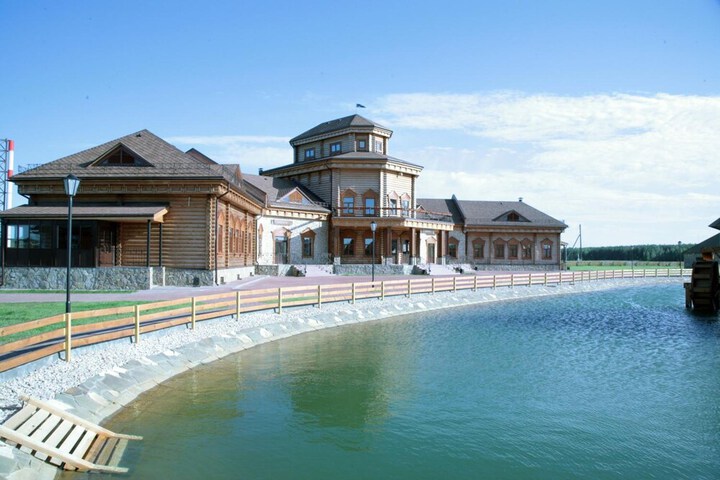 Pool Hotel