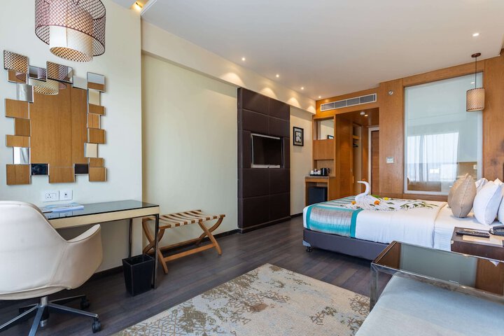 Room 11 of 26