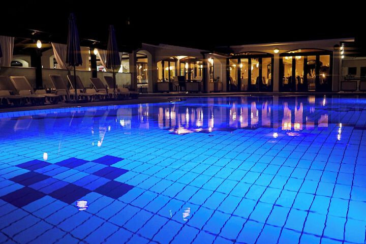 Pool 16 of 40