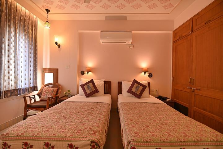 Room 29 of 74