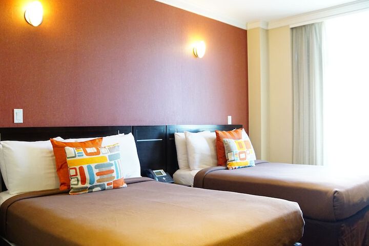 Double Bed Accessible (8 of 9)