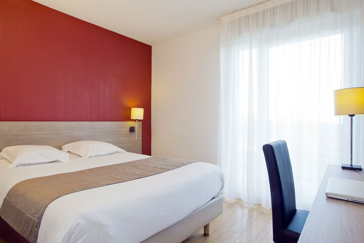 Room 7 of 25