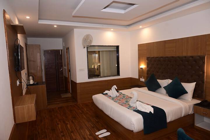 Room 9 of 24
