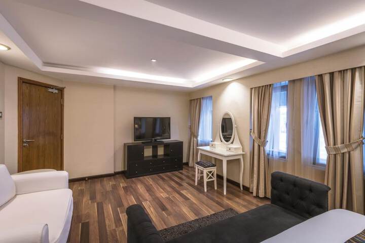 Room 16 of 36