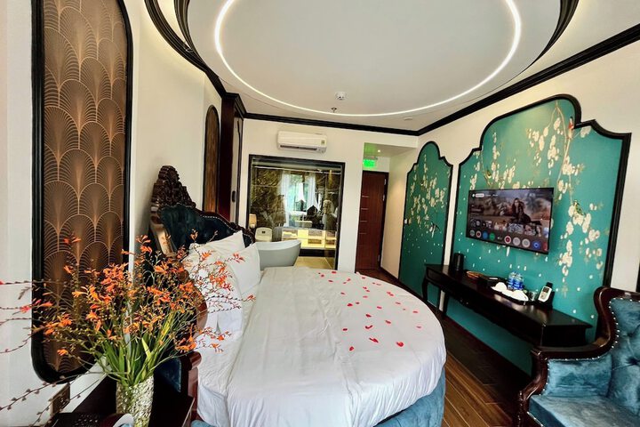 Room 50 of 165