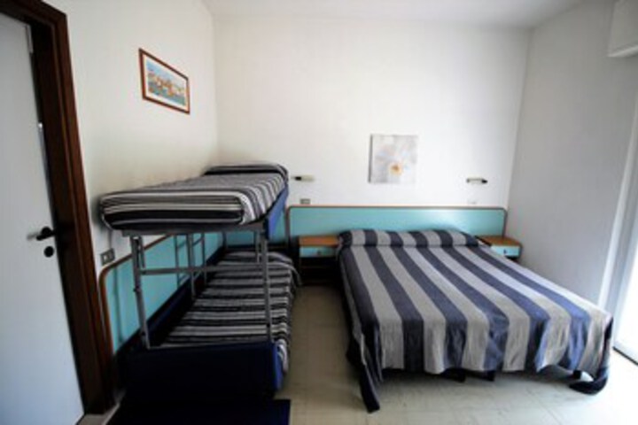 Room 8 of 23