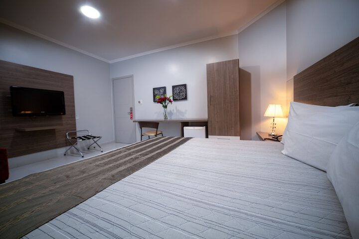 Room 9 of 48