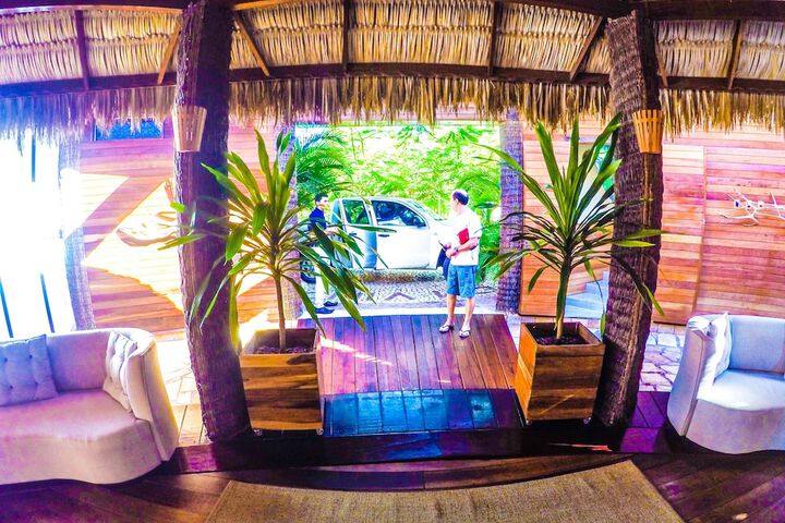 Entrance & Lobby