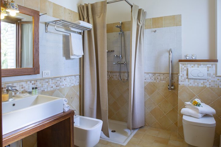 Room 30 of 65