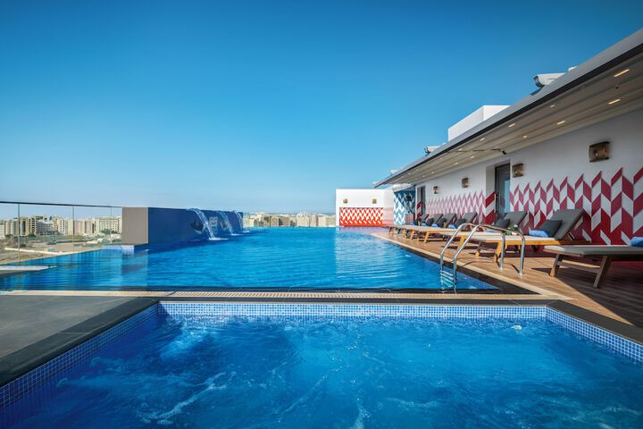 Pool 16 of 38