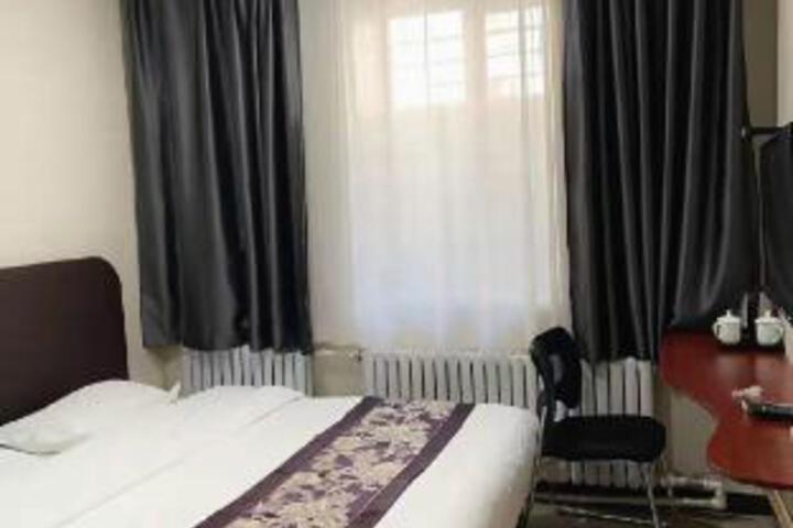 Room 9 of 10