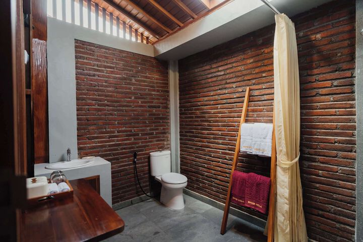Room 14 of 26