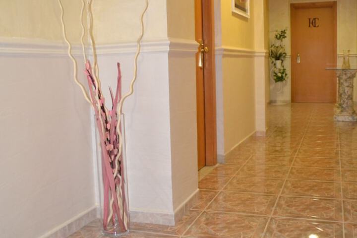 Ballroom/Hall 37 of 39