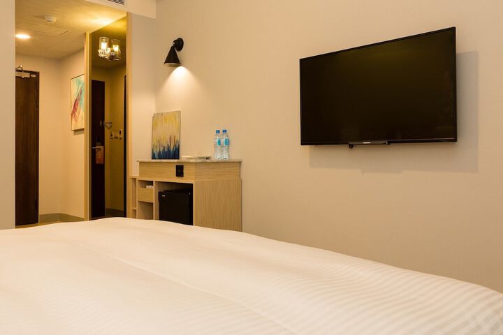 Room 7 of 53