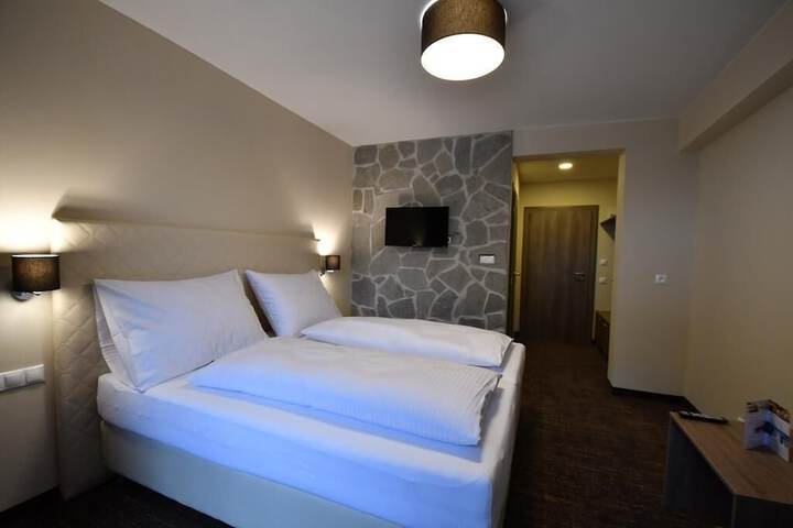 Room 3 of 14