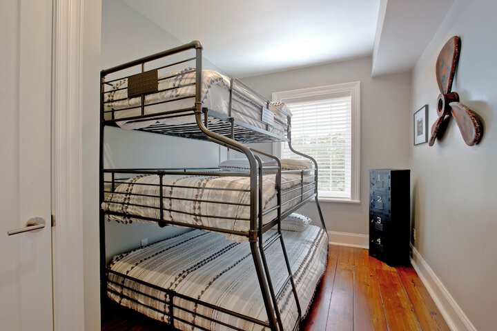Room 45 of 113