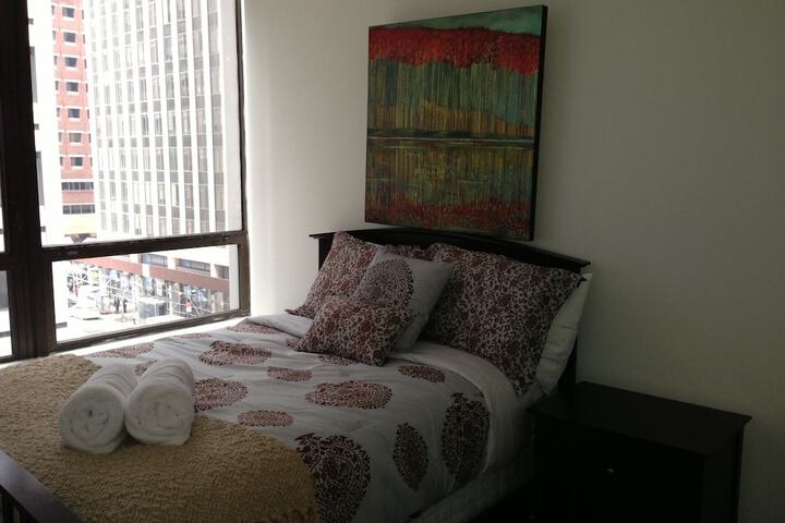 Room 2 of 324