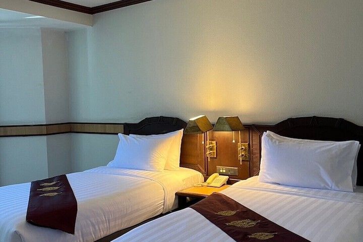 Room 2 of 9