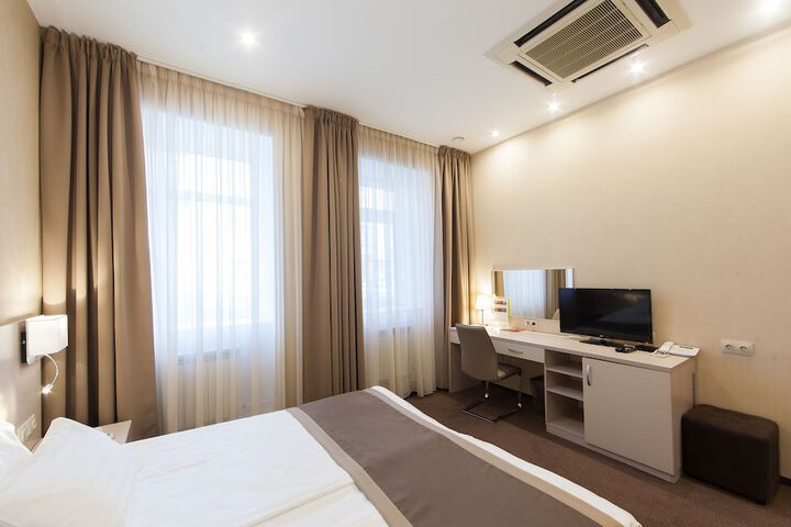 Room 4 of 38