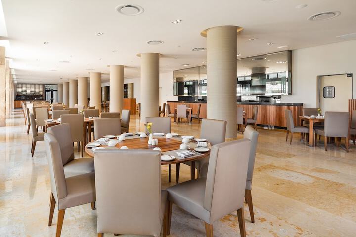 Dining 80 of 101