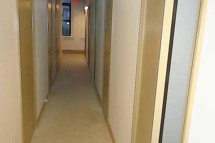 Ballroom/Hall 28 of 38