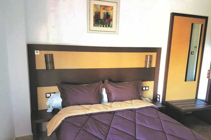 Room 5 of 10