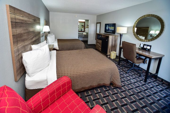 1 Double Bed Accessible (11 of 14)