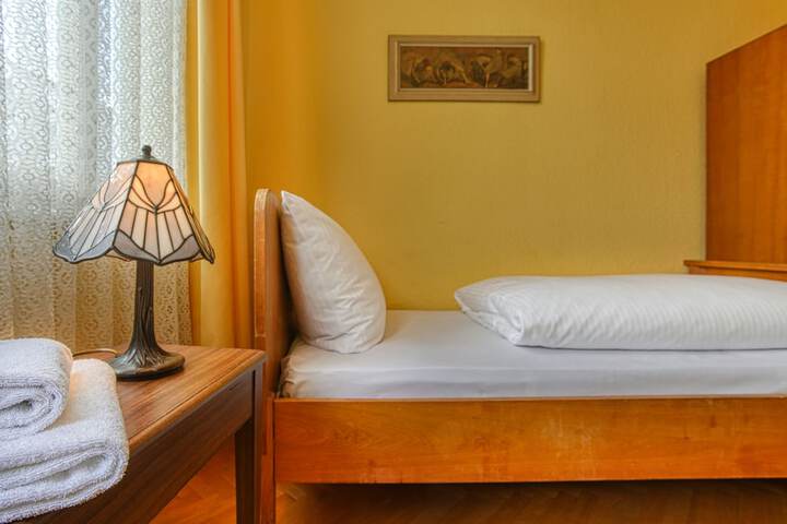 Room 5 of 34