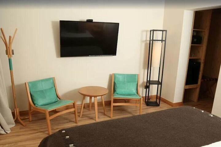 Room 11 of 34
