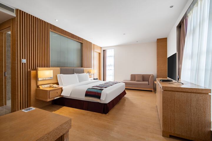 Room 14 of 43