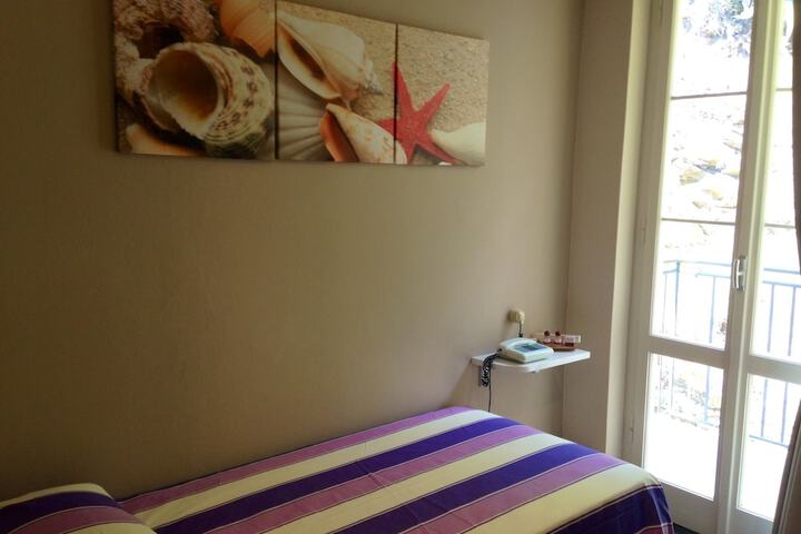 Room 14 of 82