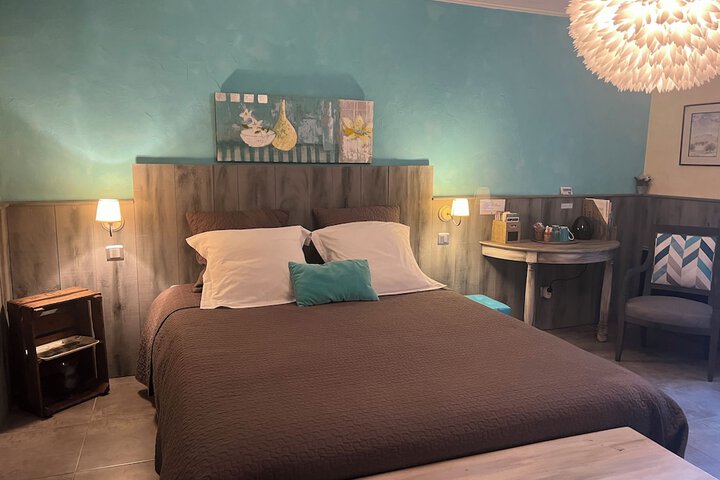 Room 10 of 17