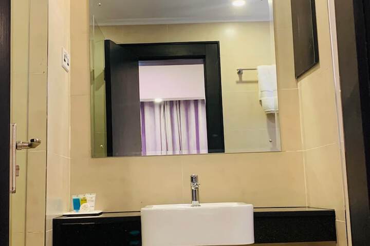 Room 18 of 43