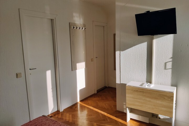 Room 14 of 35
