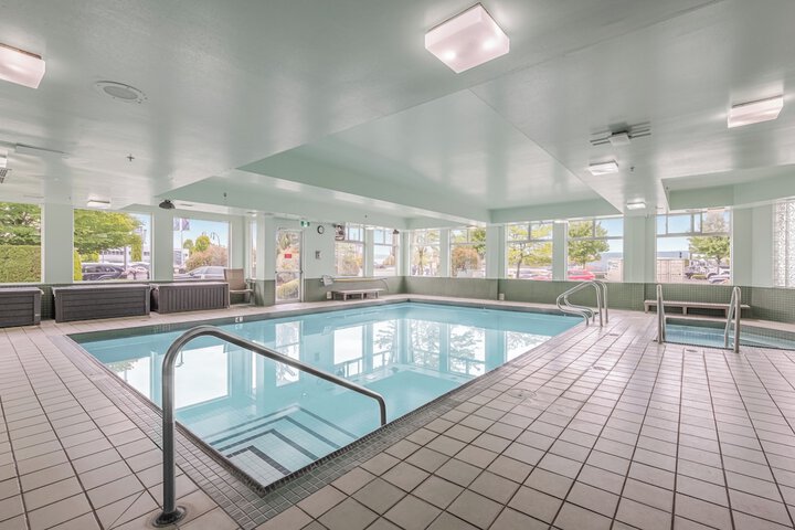 Pool 32 of 41