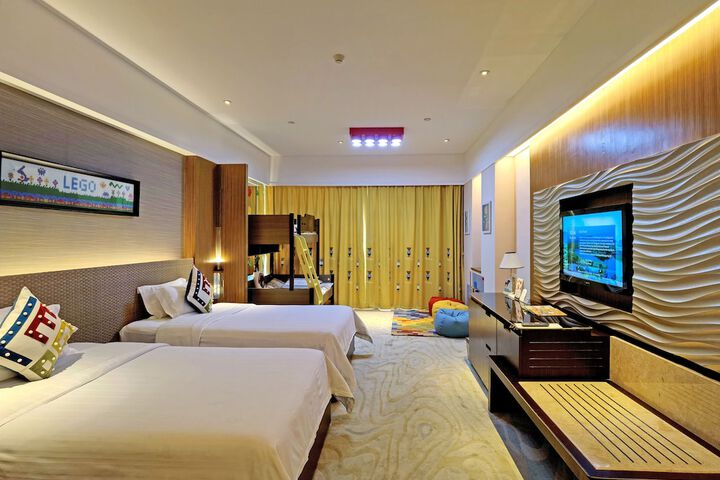 Room 33 of 151
