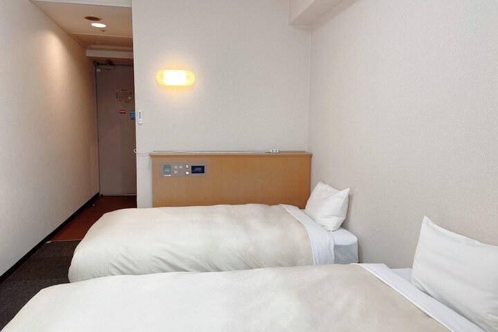 Room 11 of 43